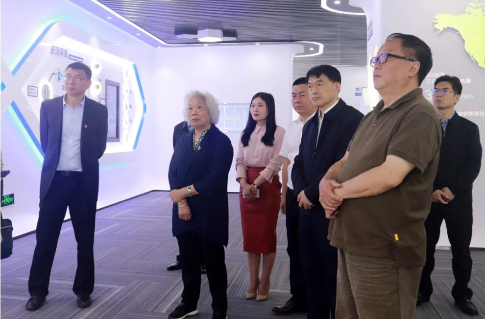 �������ʹ���-׷�󿵽�,����һ������