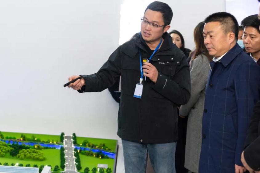 �������ʹ���-׷�󿵽�,����һ������