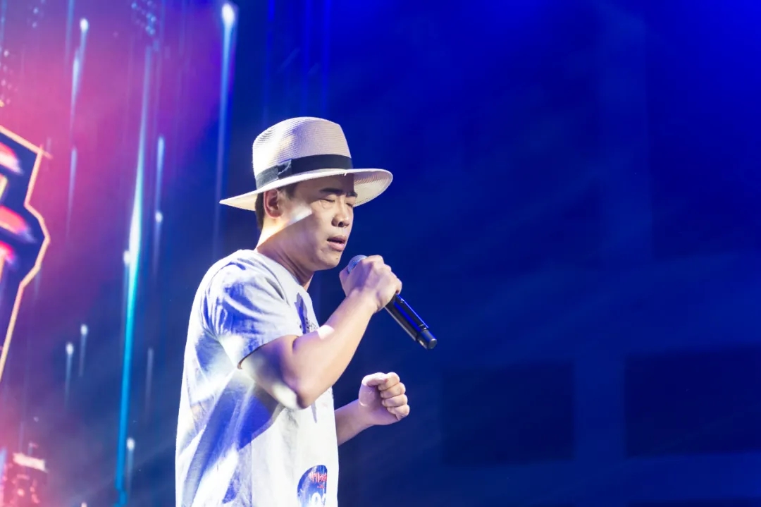 �������ʹ���-׷�󿵽�,����һ������