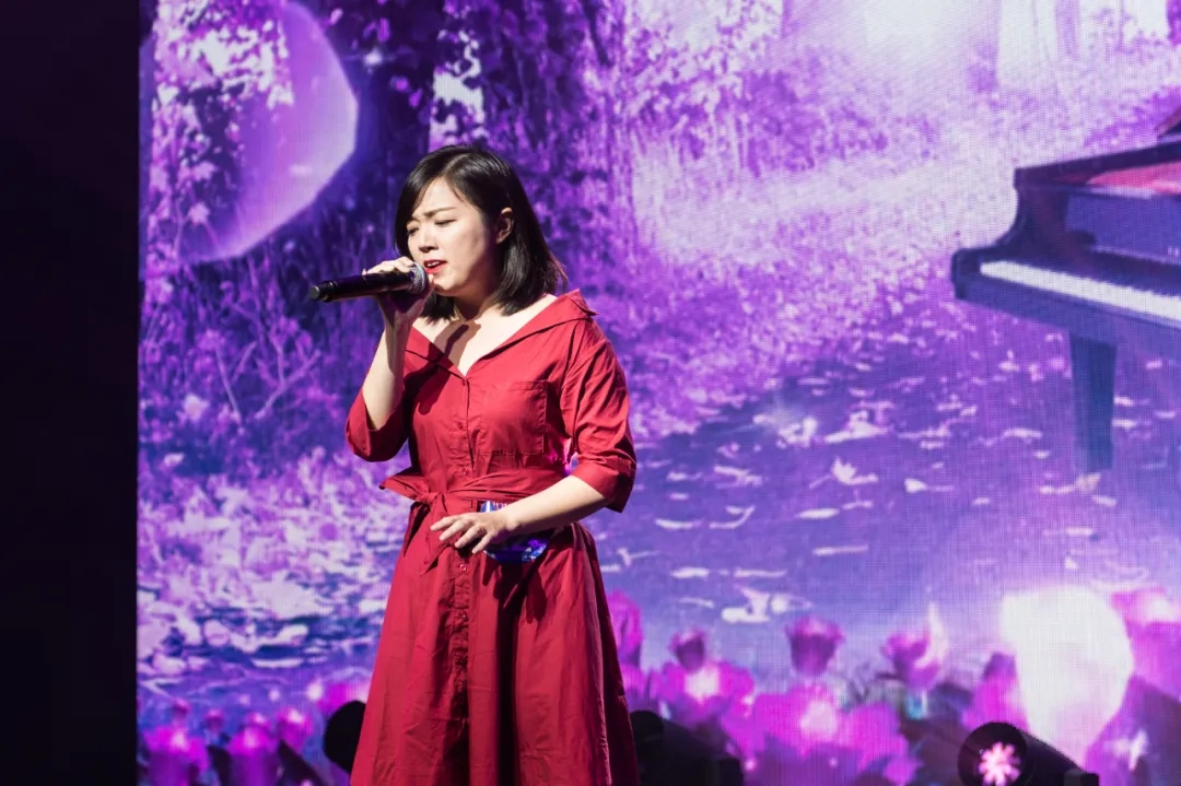 �������ʹ���-׷�󿵽�,����һ������