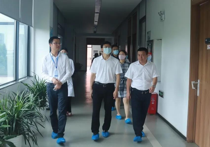 �������ʹ���-׷�󿵽�,����һ������