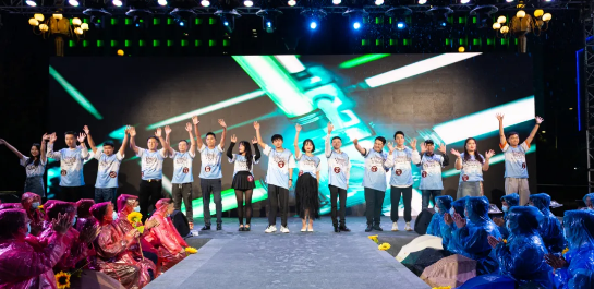 �������ʹ���-׷�󿵽�,����һ������