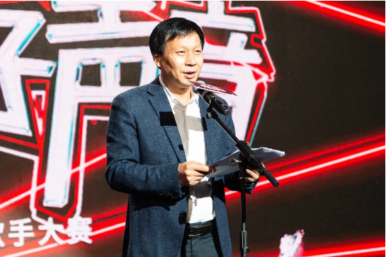 �������ʹ���-׷�󿵽�,����һ������