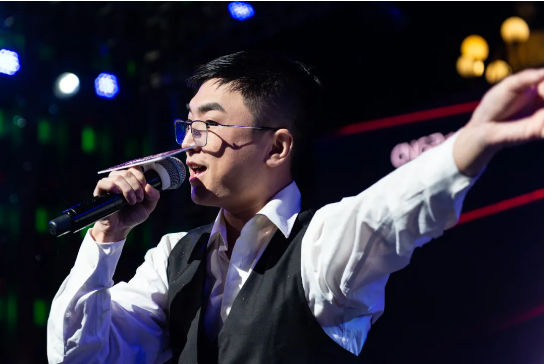 �������ʹ���-׷�󿵽�,����һ������