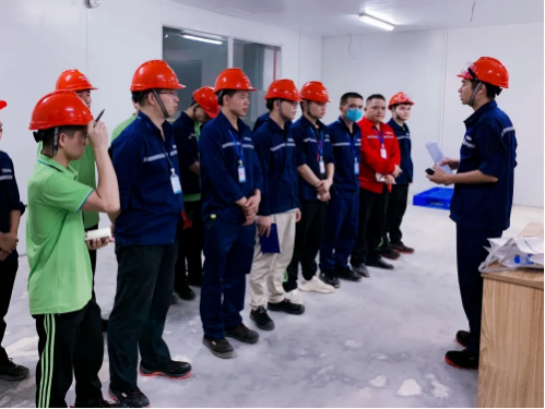 ��פ��ѧ���ں�ˮ�ͼ�����������������ϲ���ҵ����Ա��ʱ��׼����