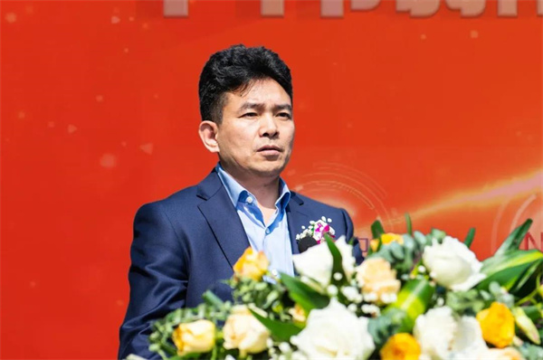 �������ʹ���-׷�󿵽�,����һ������