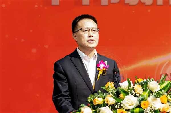 �������ʹ���-׷�󿵽�,����һ������