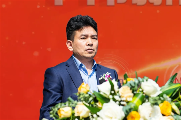 �������ʹ���-׷�󿵽�,����һ������