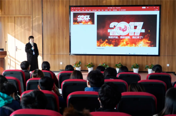 �������ʹ���-׷�󿵽�,����һ������