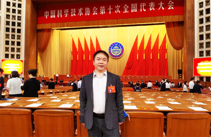 �������ʹ���-׷�󿵽�,����һ������