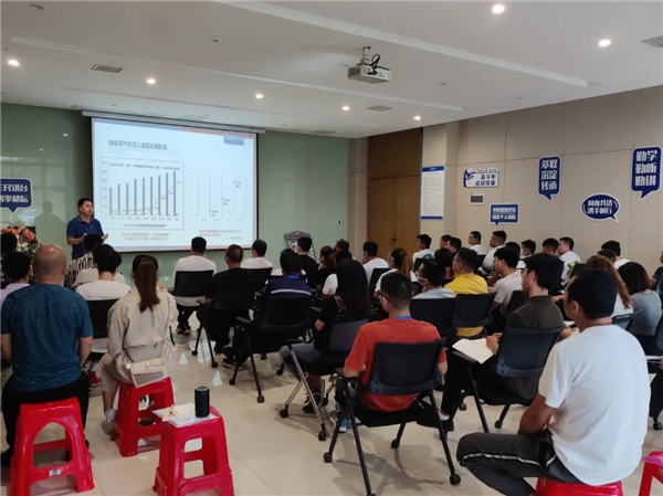 �������ʹ���-׷�󿵽�,����һ������