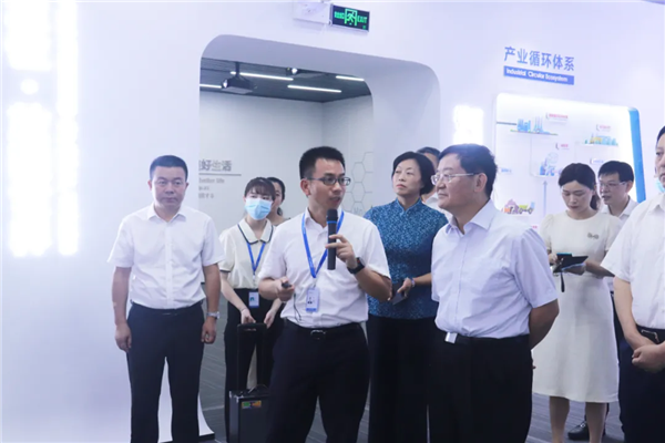 �������ʹ���-׷�󿵽�,����һ������