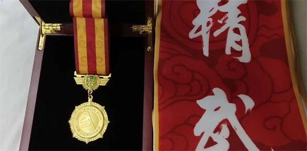 �������ʹ���-׷�󿵽�,����һ������