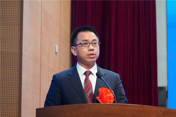 �������ʹ���-׷�󿵽�,����һ������