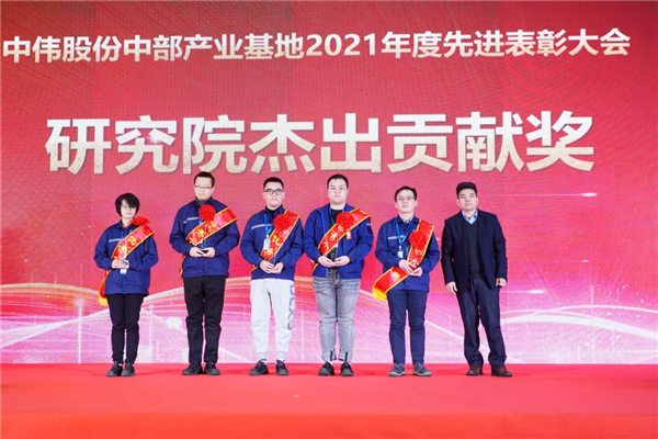 �������ʹ���-׷�󿵽�,����һ������