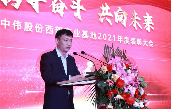 �������ʹ���-׷�󿵽�,����һ������