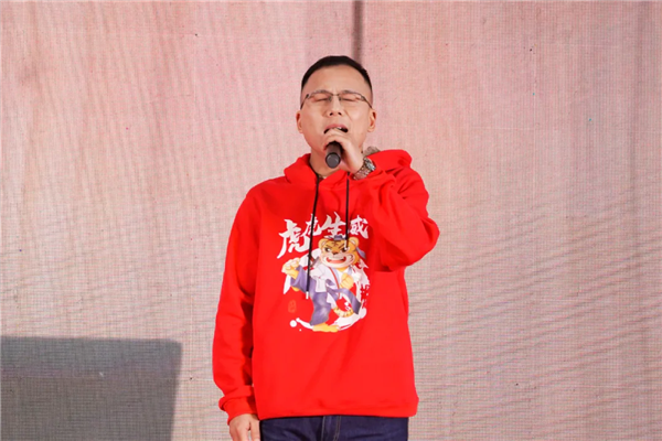 �������ʹ���-׷�󿵽�,����һ������