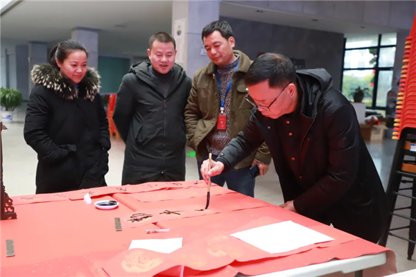 �������ʹ���-׷�󿵽�,����һ������