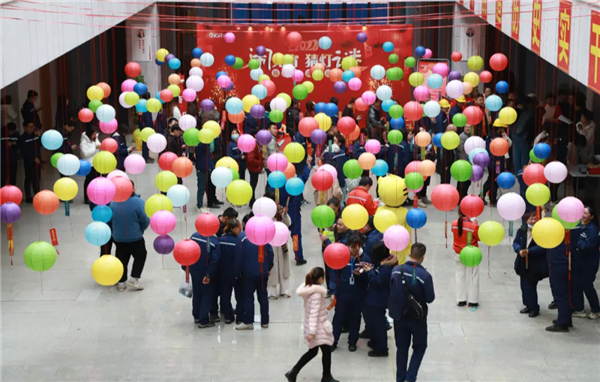 �������ʹ���-׷�󿵽�,����һ������