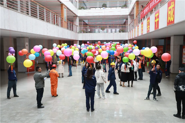 �������ʹ���-׷�󿵽�,����һ������