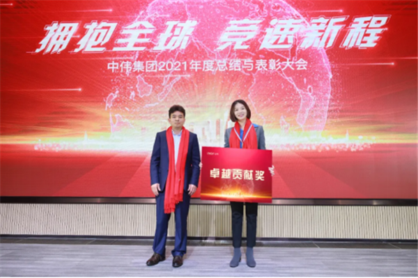 �������ʹ���-׷�󿵽�,����һ������