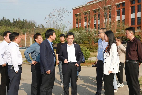 �������ʹ���-׷�󿵽�,����һ������