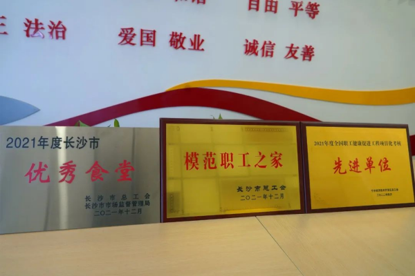 �������ʹ���-׷�󿵽�,����һ������