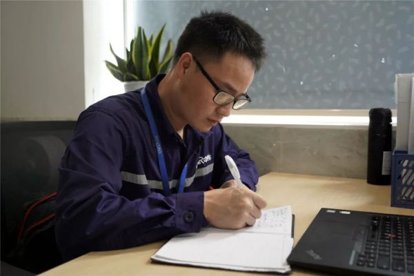 �������ʹ���-׷�󿵽�,����һ������