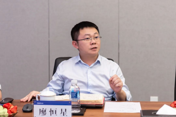 �������ʹ���-׷�󿵽�,����һ������