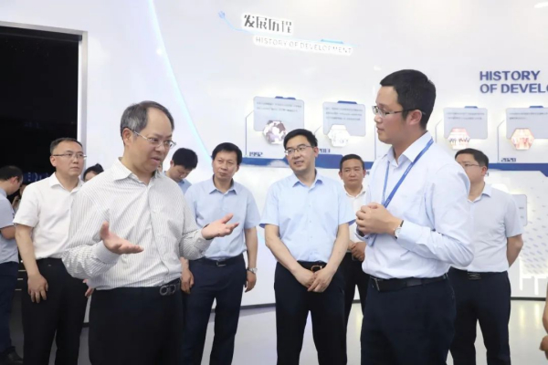 �������ʹ���-׷�󿵽�,����һ������