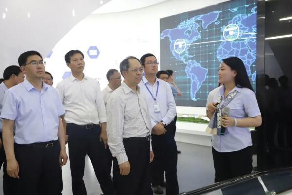 �������ʹ���-׷�󿵽�,����һ������