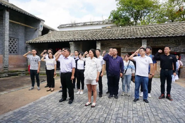 �������ʹ���-׷�󿵽�,����һ������