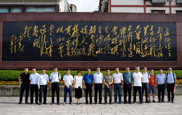 �������ʹ���-׷�󿵽�,����һ������