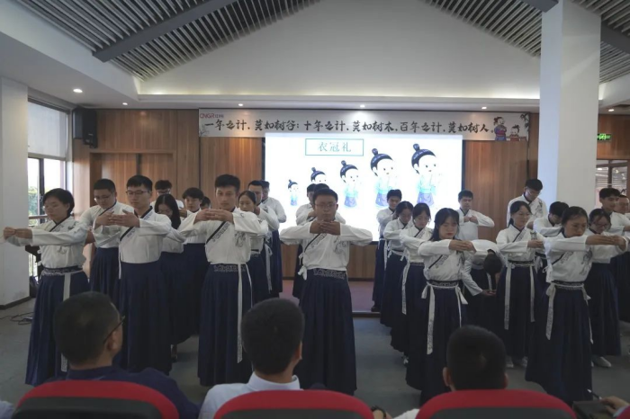 �������ʹ���-׷�󿵽�,����һ������