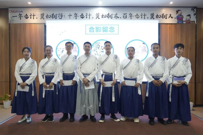 �������ʹ���-׷�󿵽�,����һ������