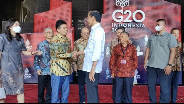 �������ʹ���-׷�󿵽�,����һ������