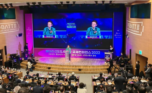 �������ʹ���-׷�󿵽�,����һ������