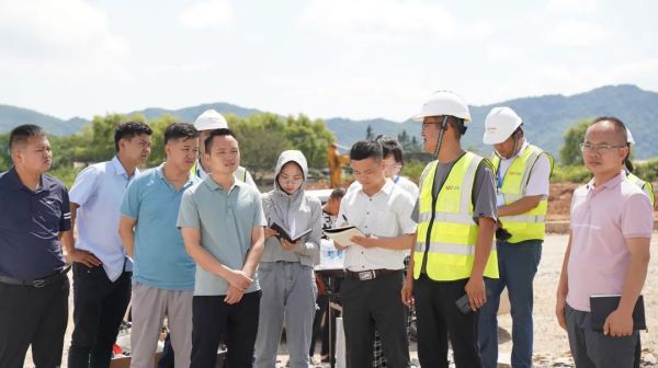 �������ʹ���-׷�󿵽�,����һ������