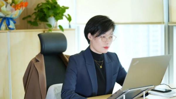 �������ʹ���-׷�󿵽�,����һ������