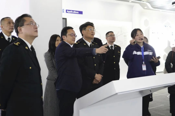 �������ʹ���-׷�󿵽�,����һ������