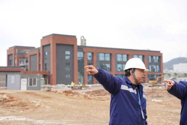 �������ʹ���-׷�󿵽�,����һ������