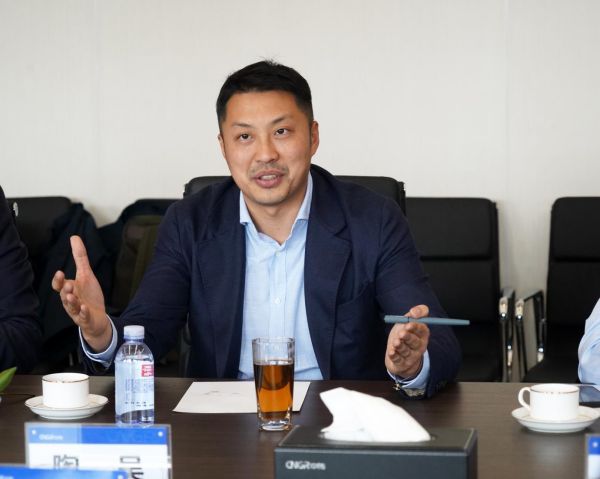 �������ʹ���-׷�󿵽�,����һ������