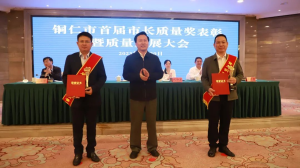 �������ʹ���-׷�󿵽�,����һ������