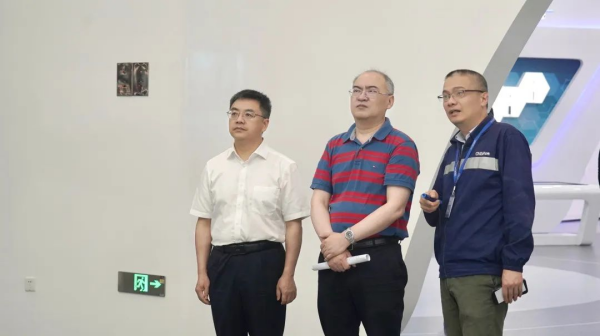 �������ʹ���-׷�󿵽�,����һ������