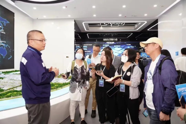 �������ʹ���-׷�󿵽�,����һ������