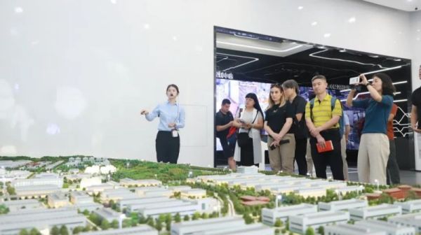 �������ʹ���-׷�󿵽�,����һ������