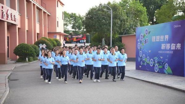 �������ʹ���-׷�󿵽�,����һ������