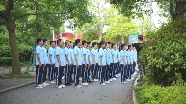 �������ʹ���-׷�󿵽�,����һ������