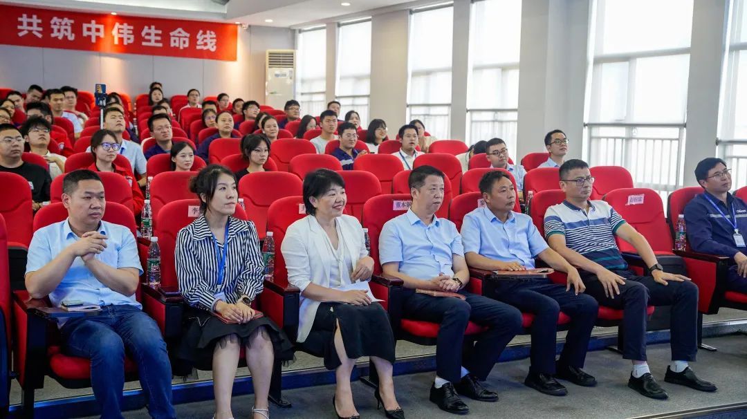 �������ʹ���-׷�󿵽�,����һ������