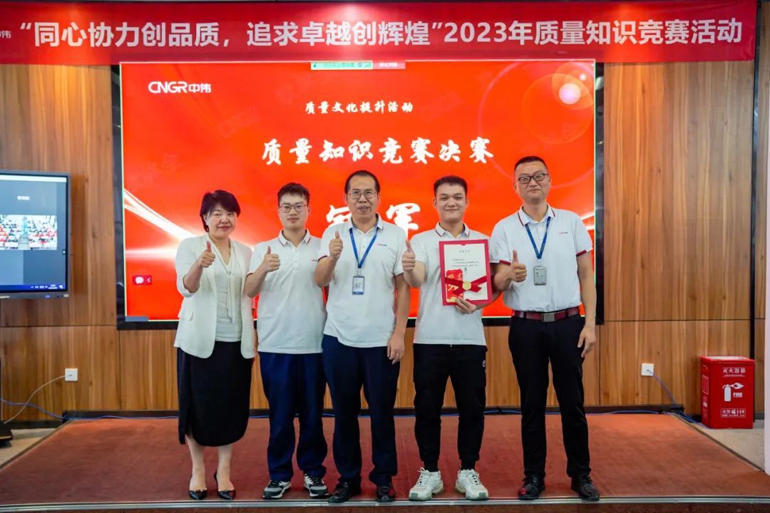 �������ʹ���-׷�󿵽�,����һ������